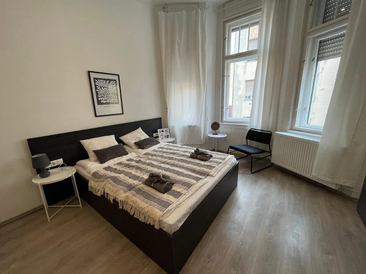 D58 Superior Apartments In The City Center Budapest 0*,